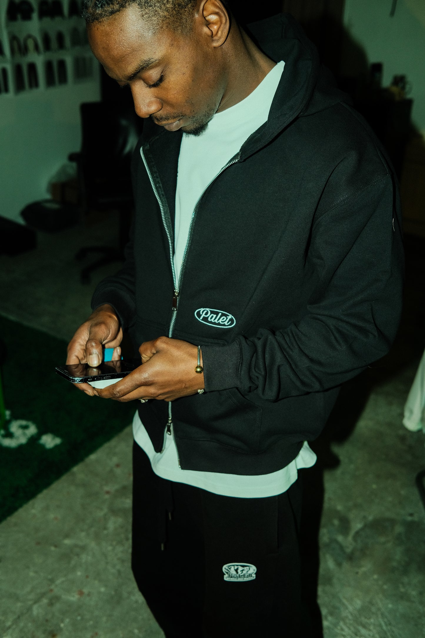 One color zip hoodie